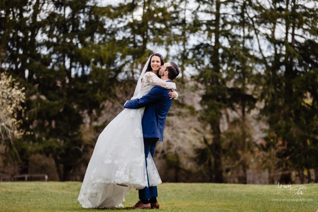 Wedding Pictures at Blydenburgh Park Historic District Smithtown-Long Island Wedding Photographer