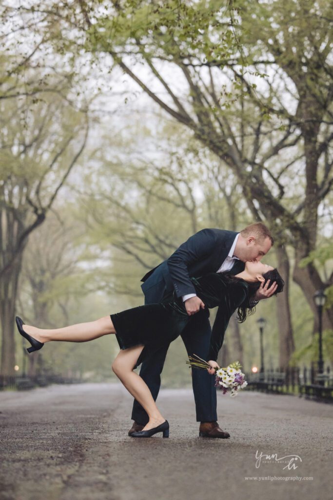 Engagement Pictures in the Rain at Central Park - New York Wedding Photographer - Yun Li Photography