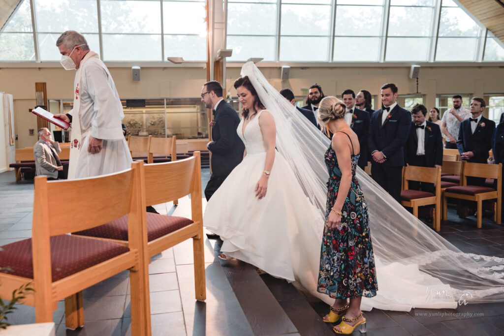 Wedding Ceremony at Parish of the Holy Cross - Long Island Wedding Photography - Yun Li Photography