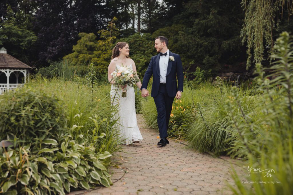 Wedding at The Vineyards at Aquebogue - Long Island Wedding Photographer - Yun Li Photography