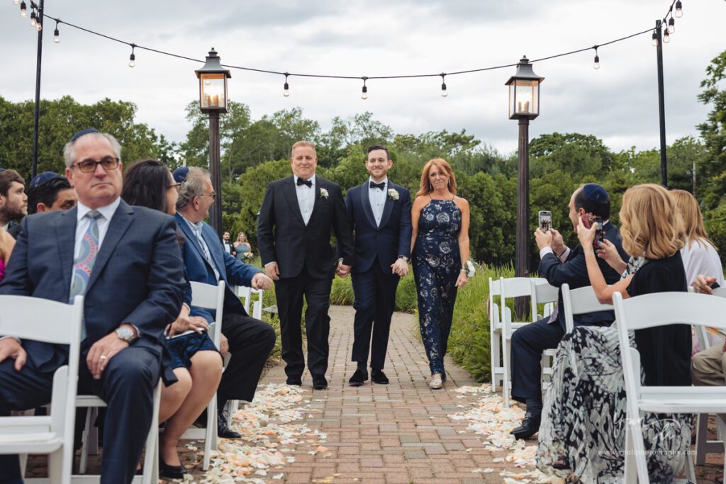 Wedding at The Vineyards at Aquebogue - Long Island Wedding Photographer - Yun Li Photography