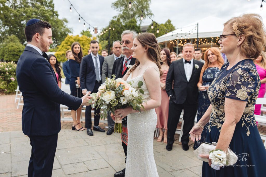 Wedding at The Vineyards at Aquebogue - Long Island Wedding Photographer - Yun Li Photography
