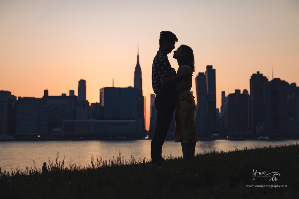 Engagement Picture at Gantry Plaza State Park - Long Island Wedding Photographer - Yun Li Photography