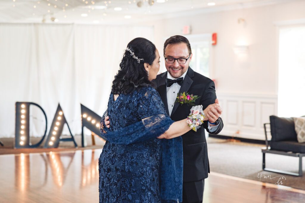 Wedding at Flowerfield Celebrations in St. James - Long Island Wedding Photographer - Yun Li Photography