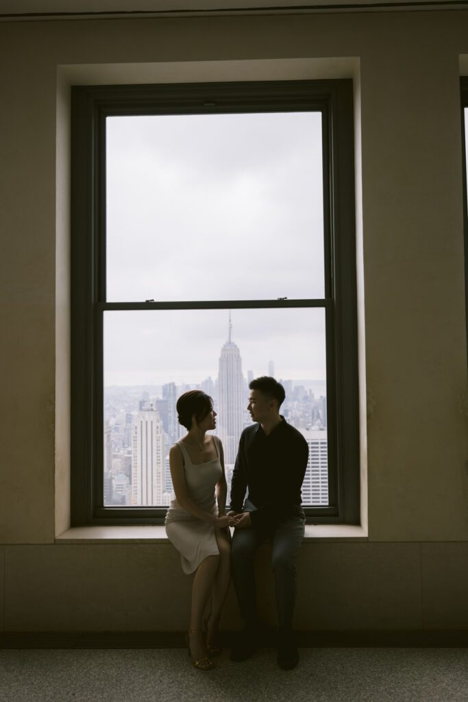 Engagement picture at Top of the Rock - New York Wedding Photographer