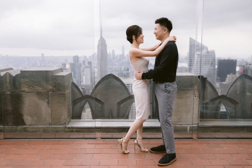 Engagement picture at Top of the Rock - New York Wedding Photographer