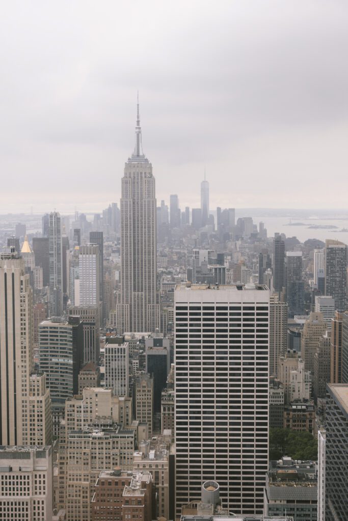 Engagement picture at Top of the Rock - New York Wedding Photographer