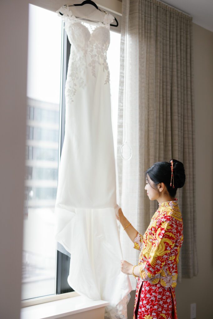 Bride in traditional Chinese wedding dress - New York Wedding Photographer