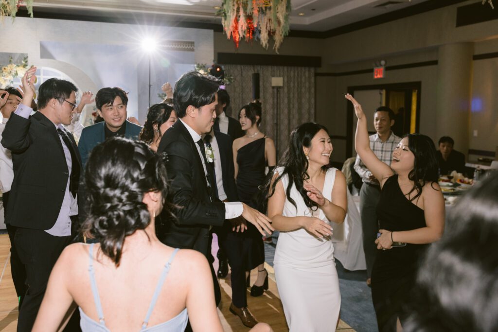 Wedding at Sheraton LaGuardia East Hotel - Long Island Wedding Photographer - Yun Li Photography