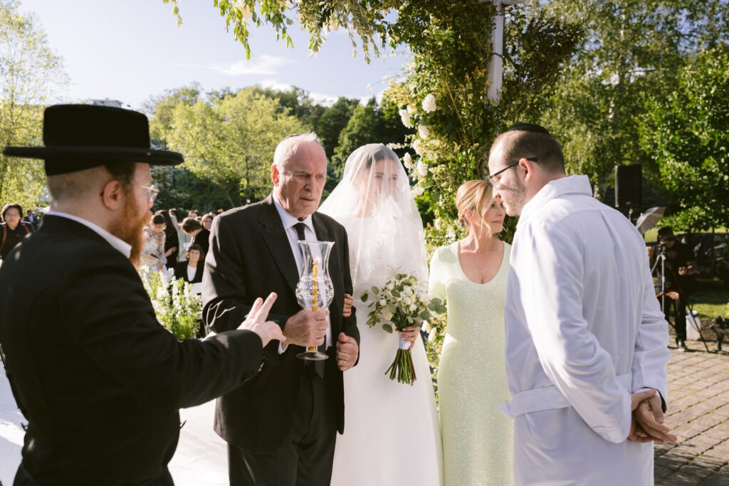 Orthodox Jewish Wedding at Falkirk Estate and Country Club - New York Wedding Photographer - Yun Li Photography
