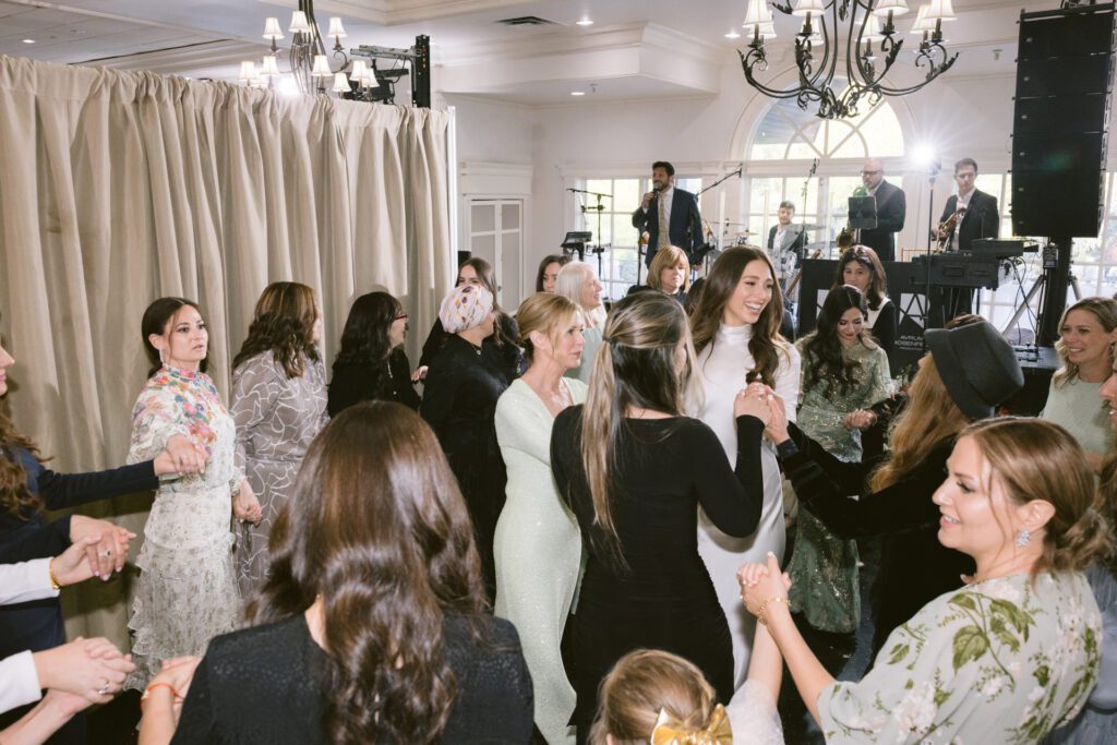 Orthodox Jewish Wedding at Falkirk Estate and Country Club - New York Wedding Photographer - Yun Li Photography