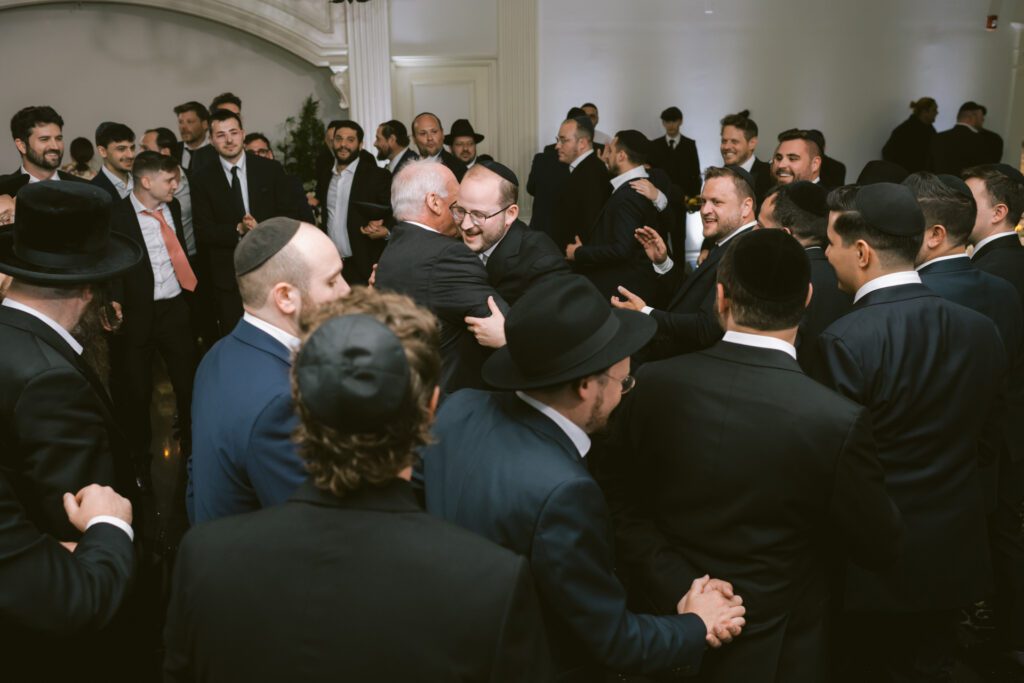 Orthodox Jewish Wedding at Falkirk Estate and Country Club - New York Wedding Photographer - Yun Li Photography