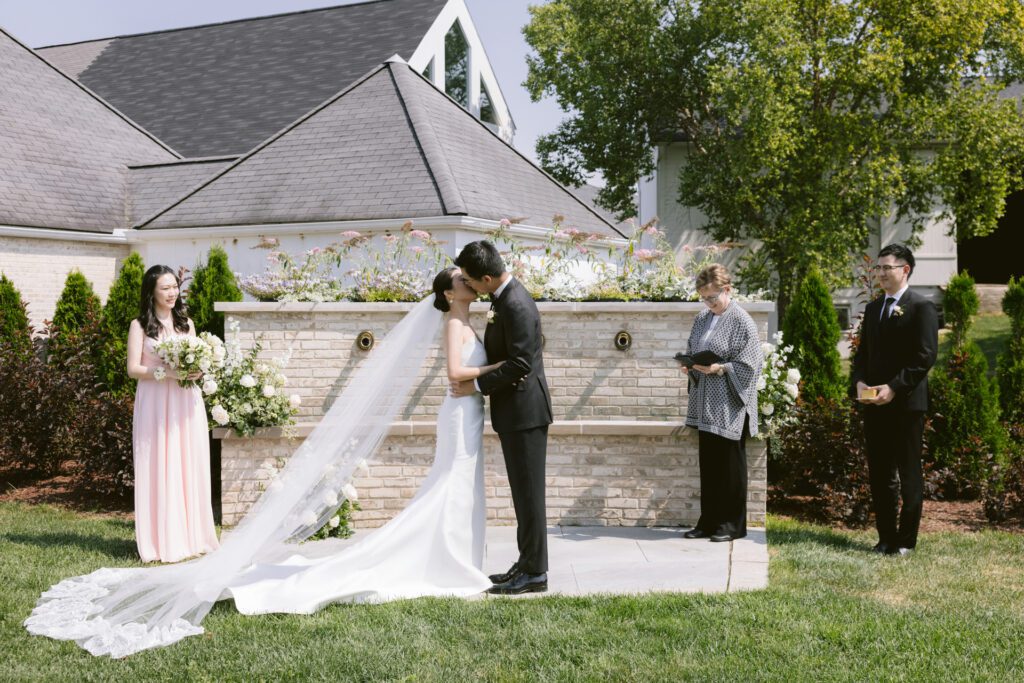 Wedding at Inn Walden in Aurora Ohio - Cleveland Wedding Photographer - Yun Li Photographer