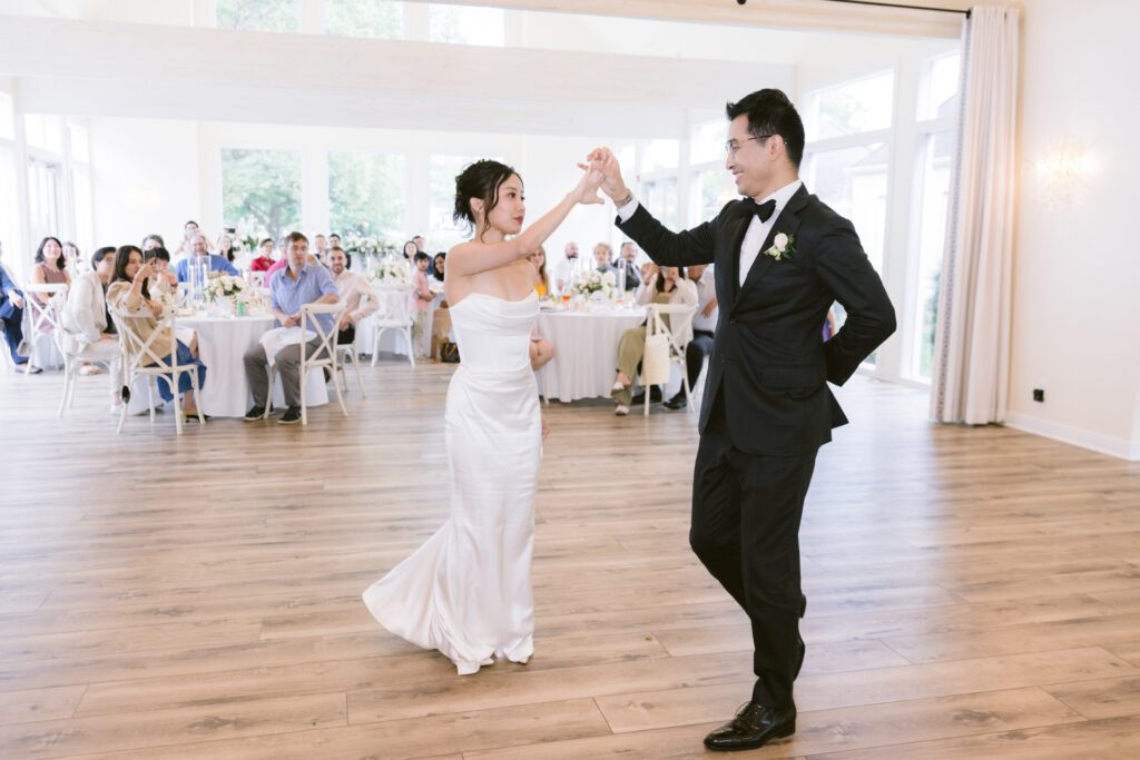 Wedding at Inn Walden in Aurora Ohio - Cleveland Wedding Photographer - Yun Li Photographer