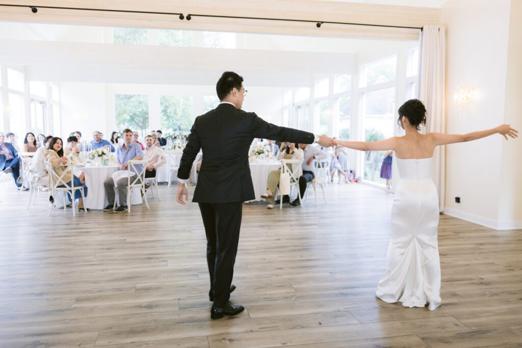 Wedding at Inn Walden in Aurora Ohio - Cleveland Wedding Photographer - Yun Li Photographer