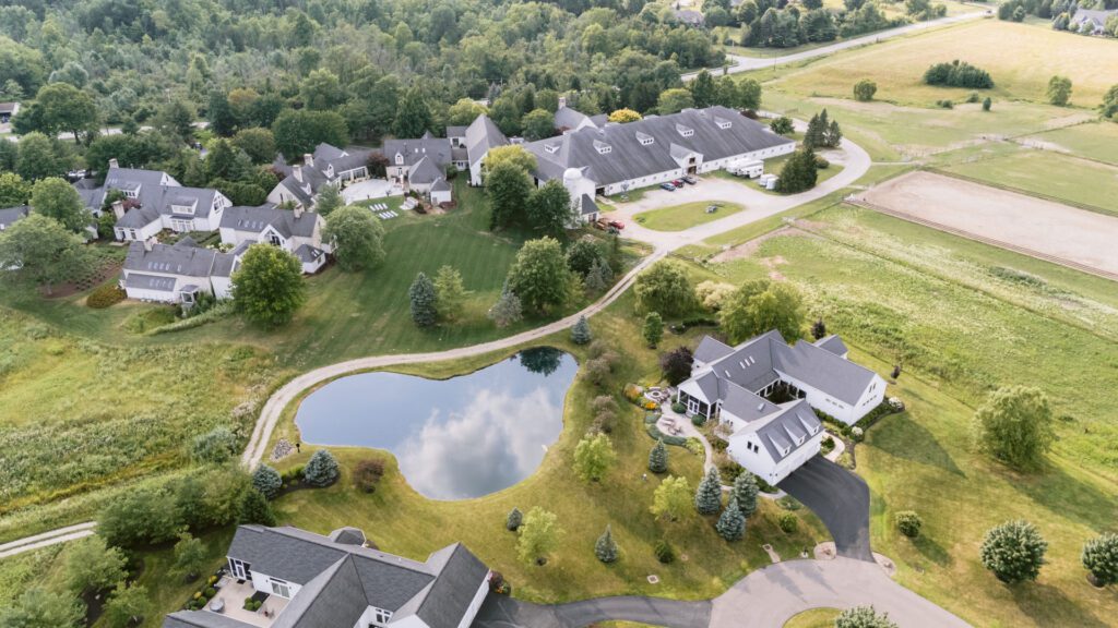 Wedding at Inn Walden in Aurora Ohio - Cleveland Wedding Photographer - Yun Li Photographer