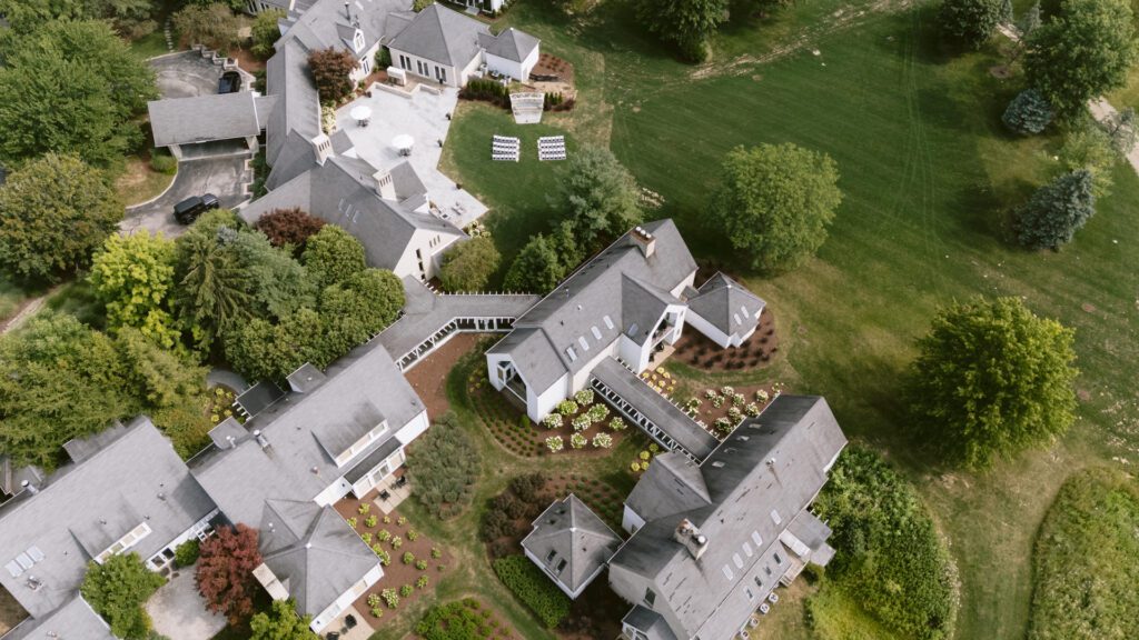 Wedding at Inn Walden in Aurora Ohio - Cleveland Wedding Photographer - Yun Li Photographer