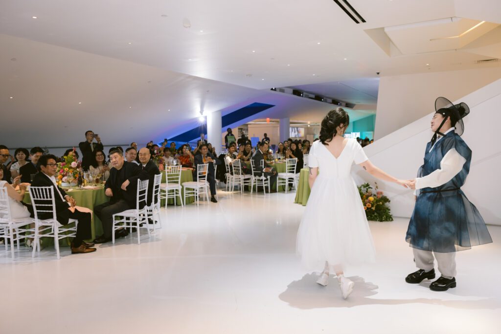 Wedding at Museum of the Moving Image - New York Wedding Photographer - Yun Li Photography