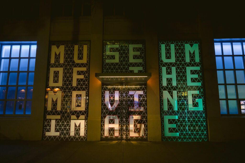 Wedding at Museum of the Moving Image - New York Wedding Photographer - Yun Li Photography