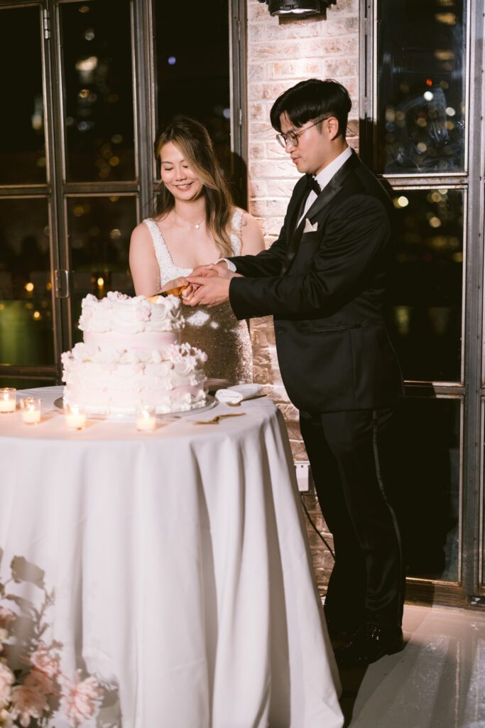 Wedding at Ravel Hotel in Long Island City - New York Wedding Photographer - Yun Li Photography