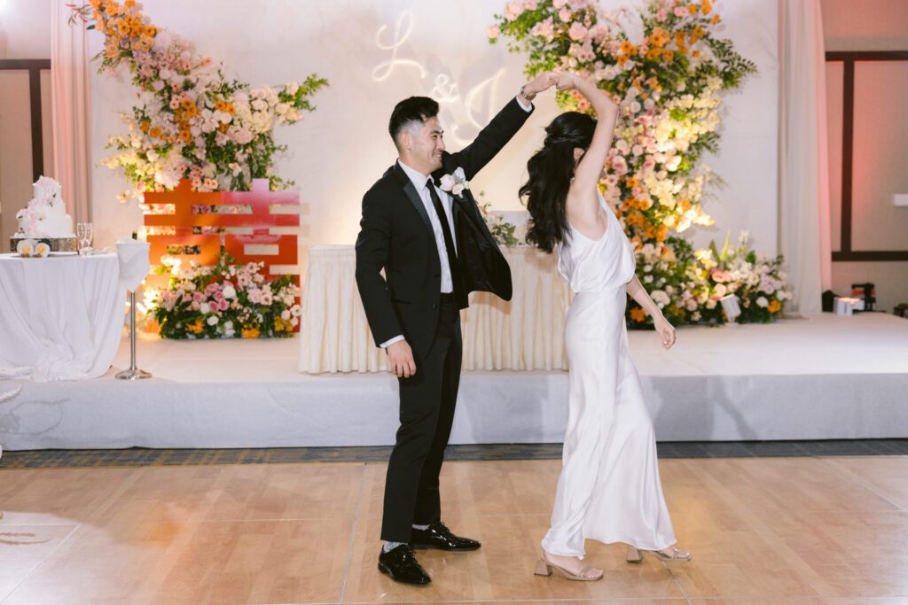 Wedding at Sheraton LaGuardia East Hotel - New York Wedding Photographer - Yun Li Photography